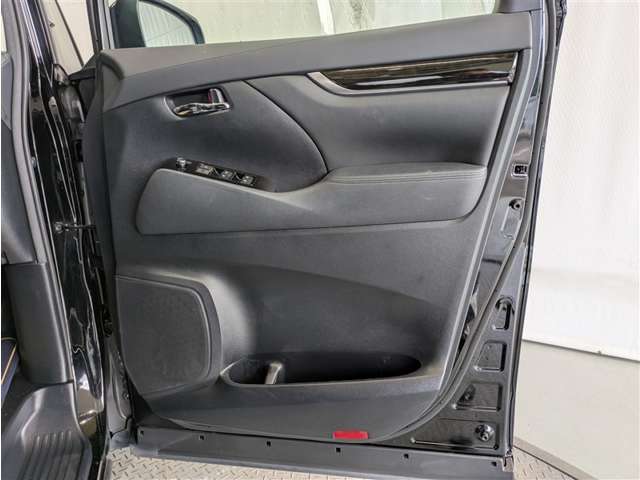 Toyota Alphard 9