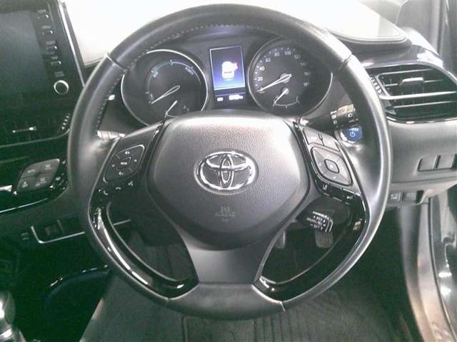 Toyota C-HR 11