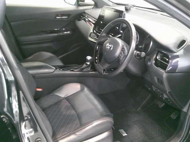Toyota C-HR 9
