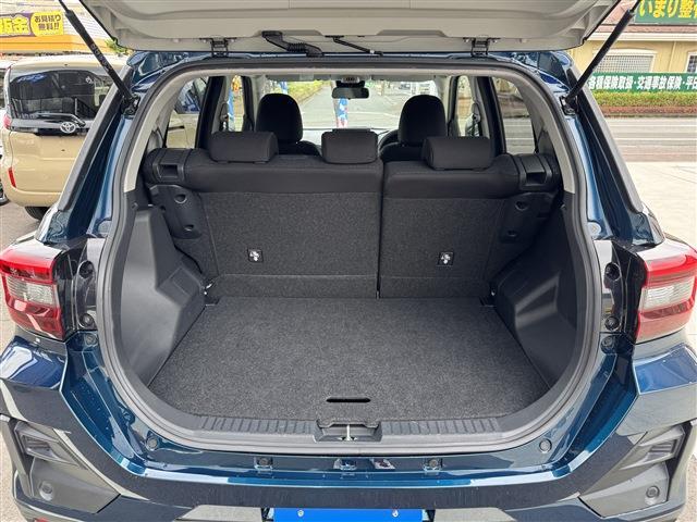 Daihatsu Rocky 11