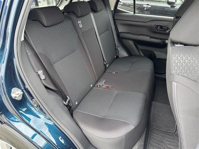 Daihatsu Rocky 7