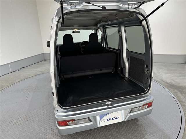 Daihatsu Hijet Cargo 4