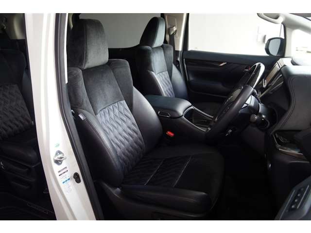 Toyota Alphard 4