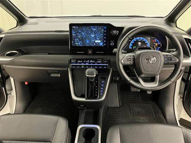 Toyota Noah 11