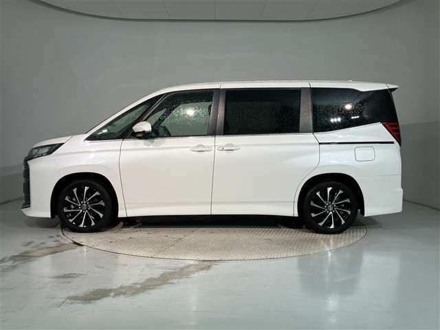Toyota Noah 8