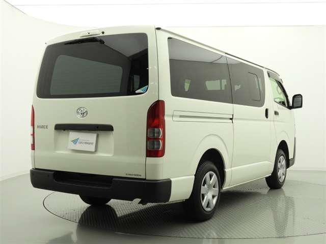 Toyota Hiace Van 9