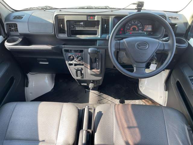 Daihatsu Hijet Cargo 11