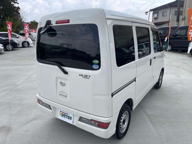 Daihatsu Hijet Cargo 7