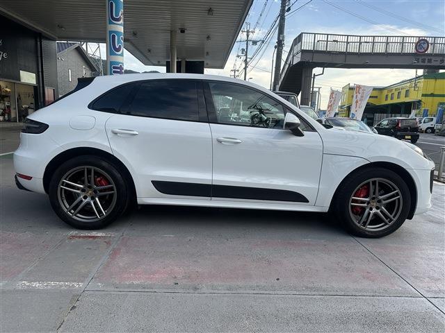Porsche Macan 8