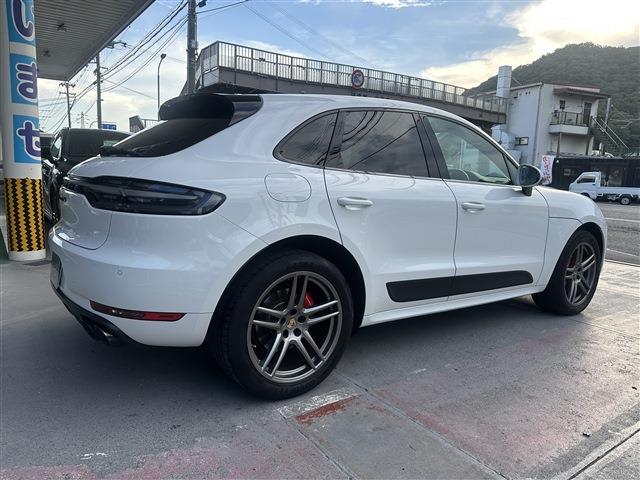 Porsche Macan 9