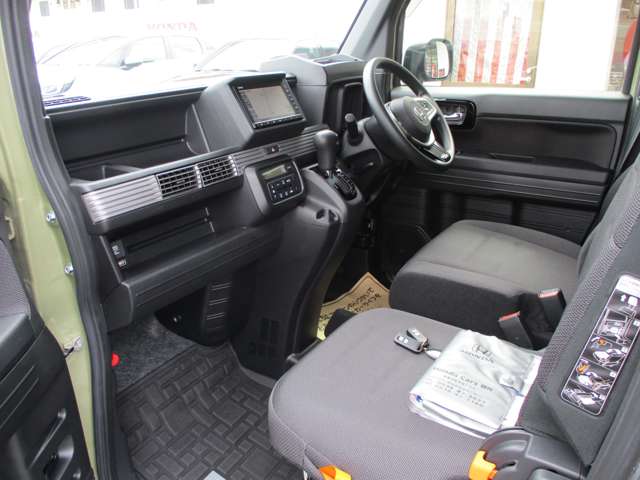 Honda N-VAN 8
