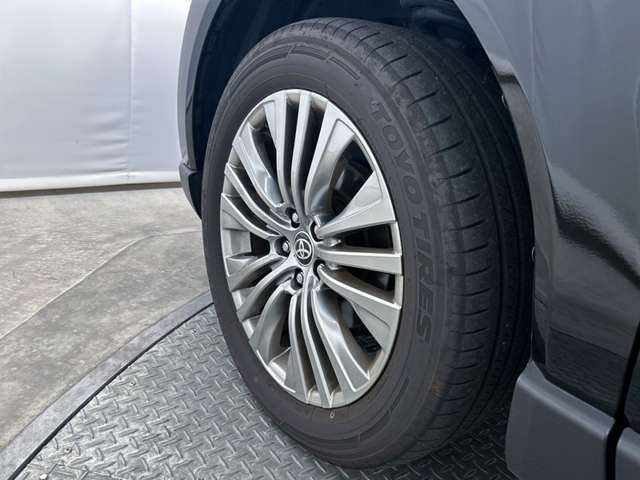 Toyota Harrier 8
