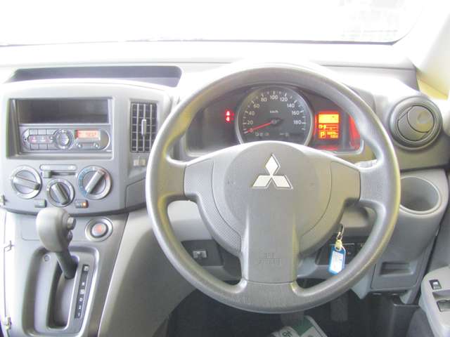 Mitsubishi Delica Van 5