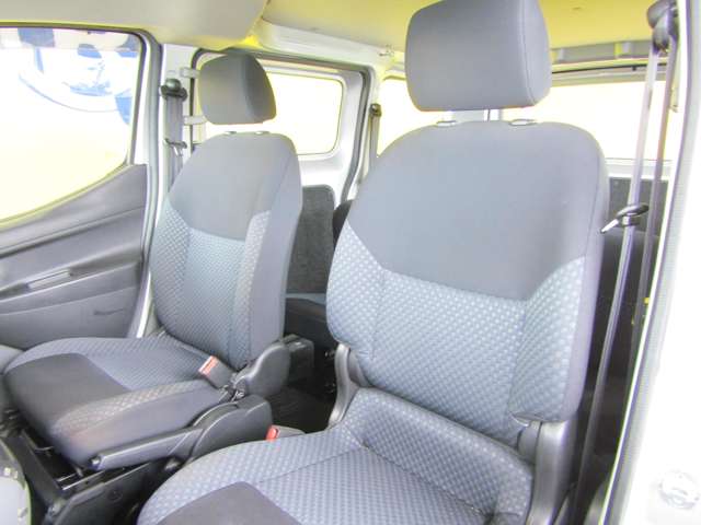 Mitsubishi Delica Van 6