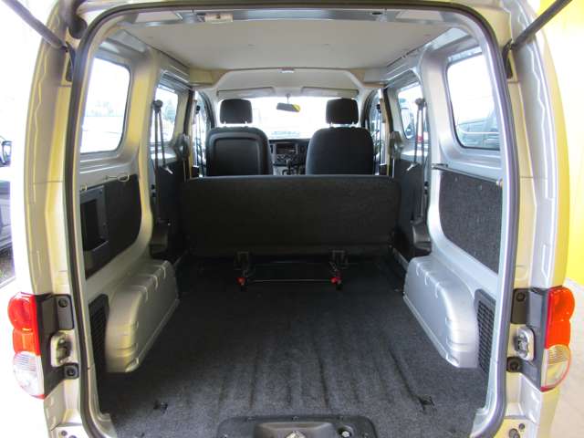 Mitsubishi Delica Van 8