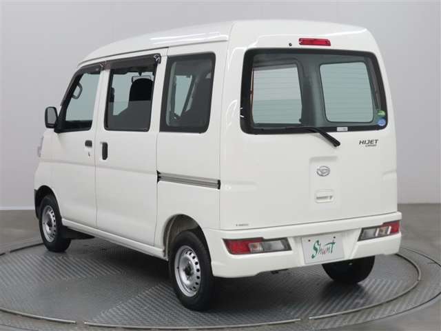 Daihatsu Hijet Cargo 6