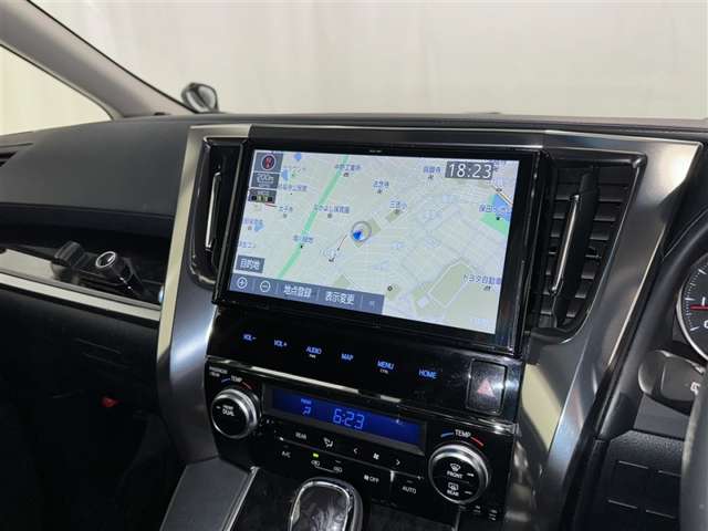 Toyota Vellfire 11