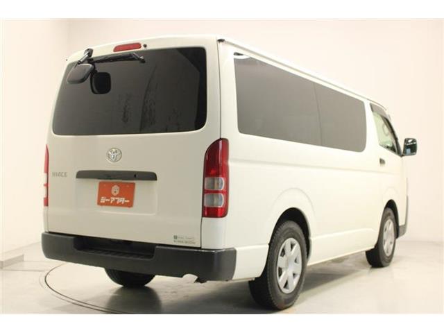 Toyota Hiace Van 11