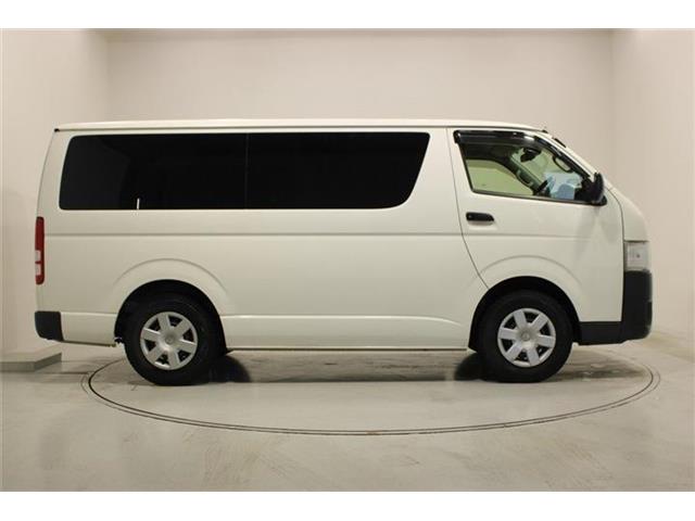 Toyota Hiace Van 12