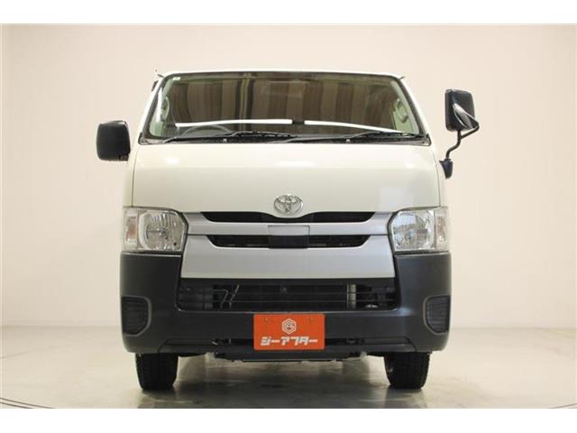 Toyota Hiace Van 6
