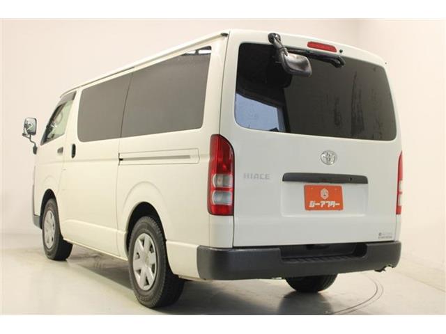 Toyota Hiace Van 9