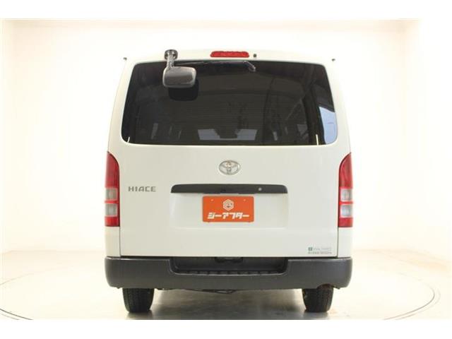 Toyota Hiace Van 10