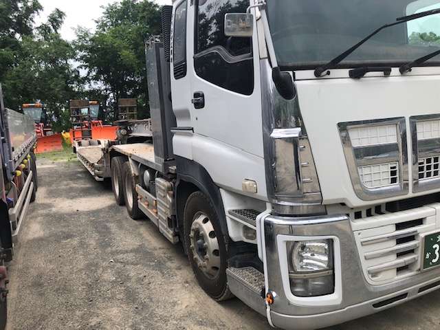 Isuzu Giga 4