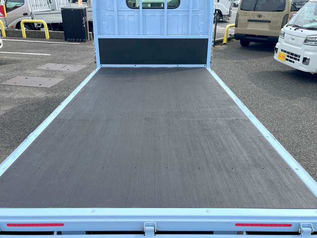 Isuzu Elf Mio 11