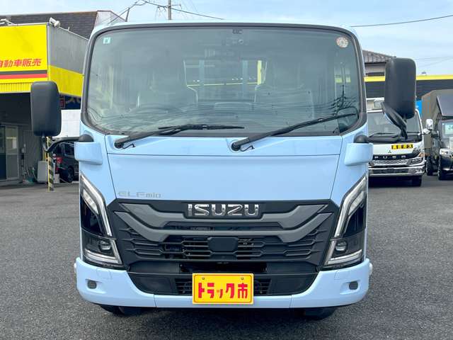 Isuzu Elf Mio 3