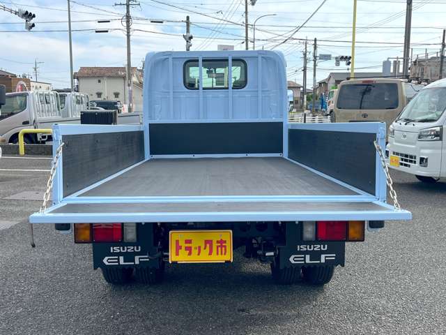 Isuzu Elf Mio 7