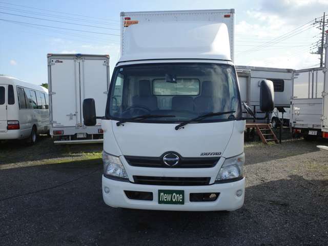 Hino Dutro 3