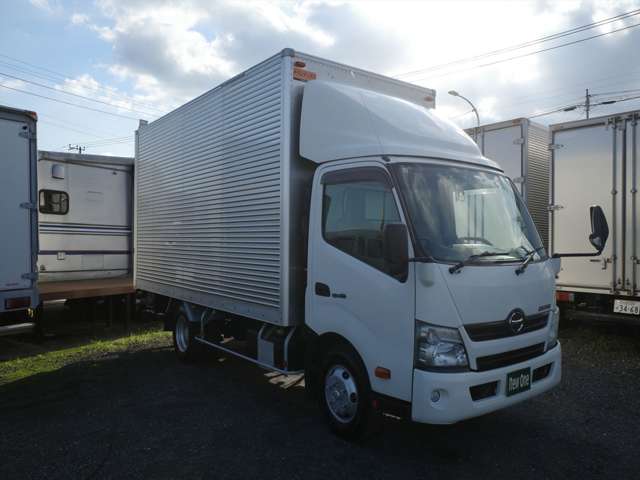 Hino Dutro 4