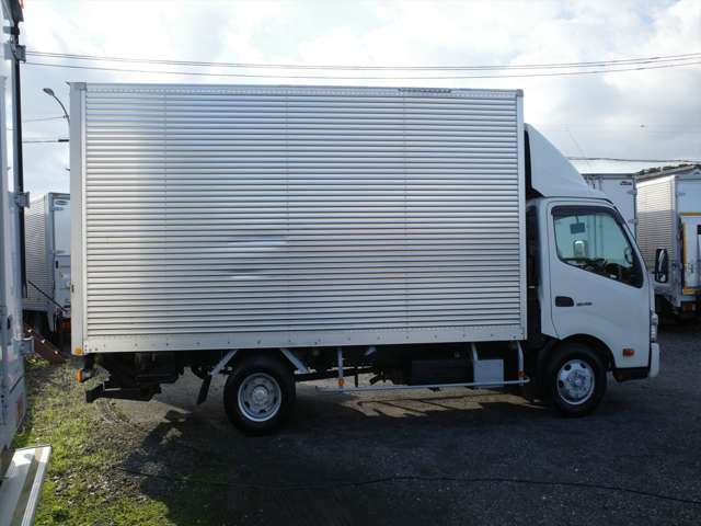 Hino Dutro 5