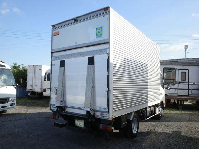 Hino Dutro 6