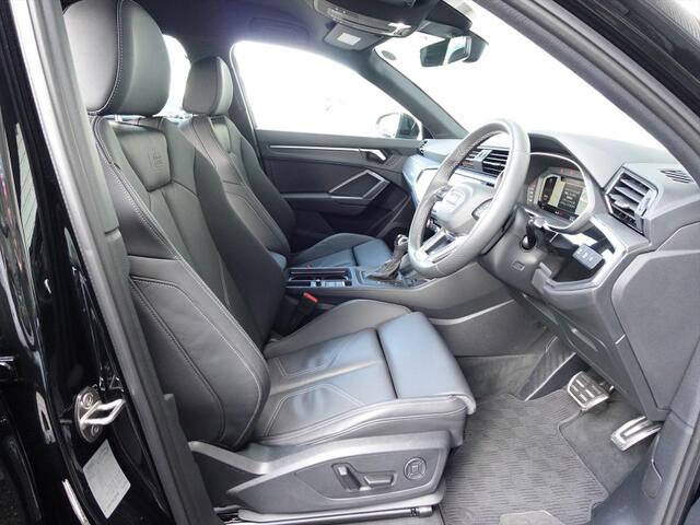 Audi Q3 11
