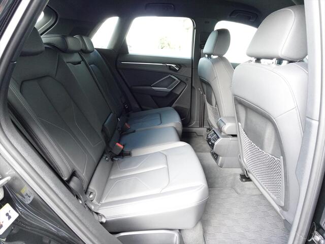 Audi Q3 12