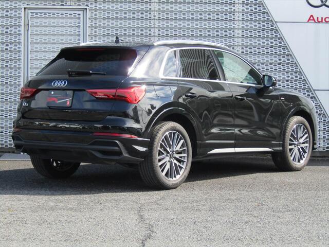 Audi Q3 4