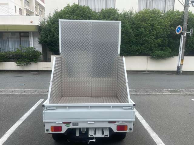 Nissan NT100 Clipper 5