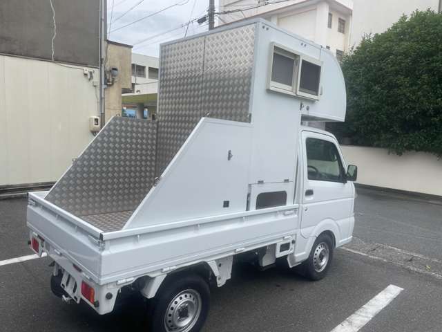 Nissan NT100 Clipper 6