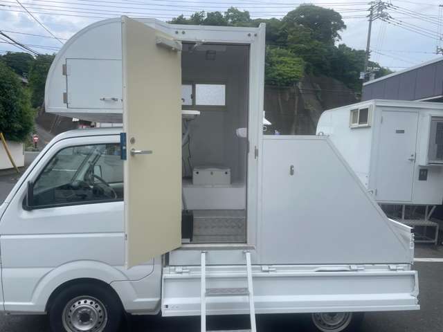 Nissan NT100 Clipper 8