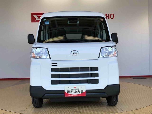 Daihatsu Hijet Cargo 4