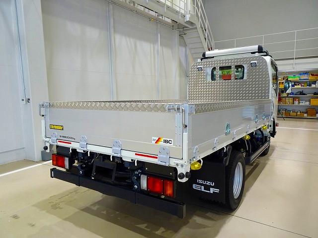 Isuzu Elf 3