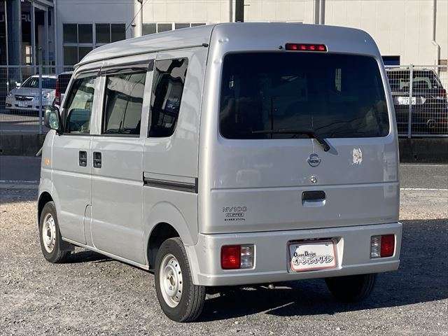 Nissan NV100 Clipper 11