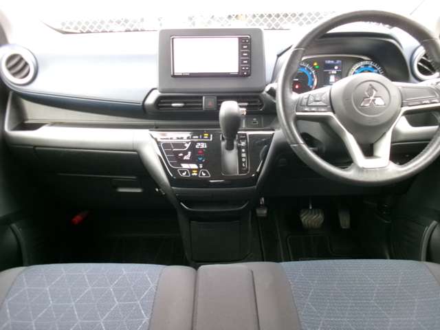 Mitsubishi eK X 4
