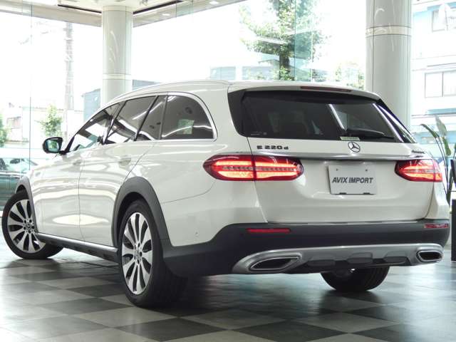 Mercedes-Benz E-Class All-Terrain 2