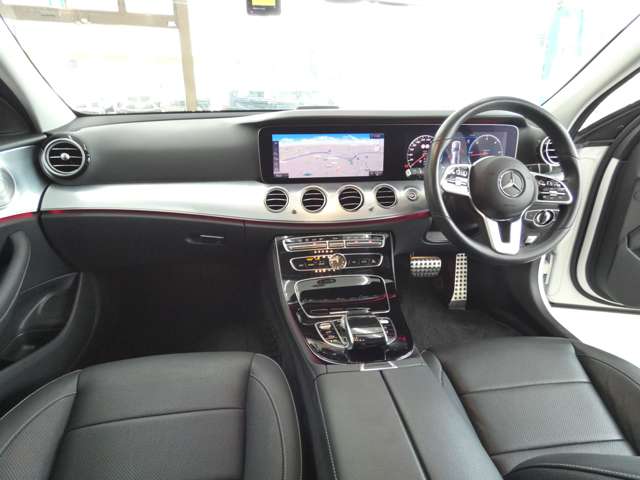 Mercedes-Benz E-Class All-Terrain 3
