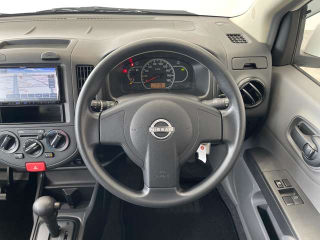 Nissan AD 11