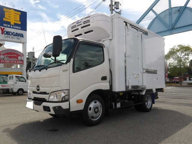 Hino Dutro 3