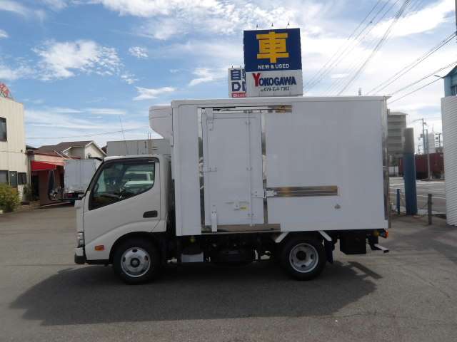 Hino Dutro 4