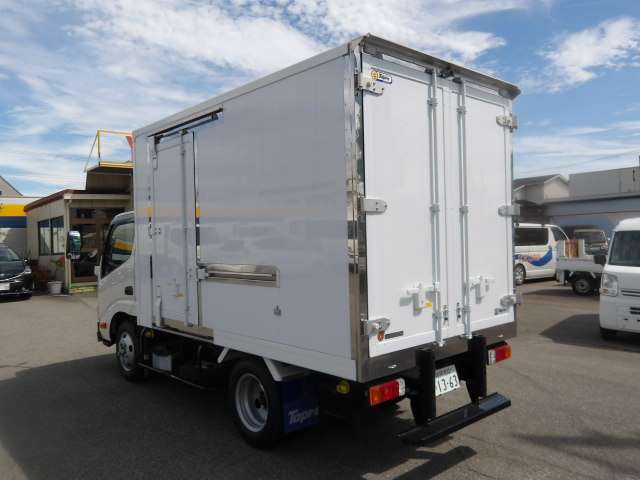 Hino Dutro 5
